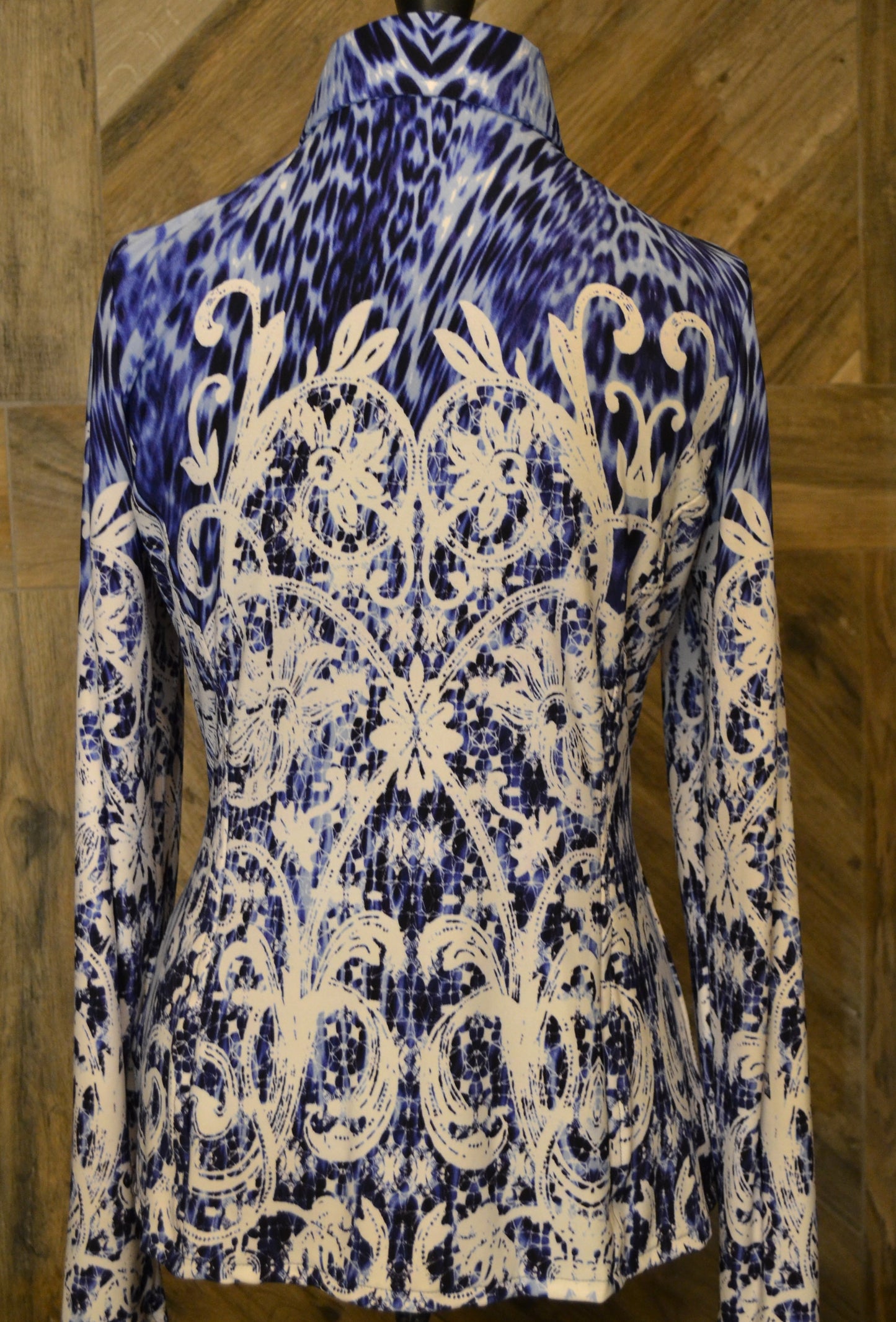 Large Blue Leopard Pattern - Show Stoppin'