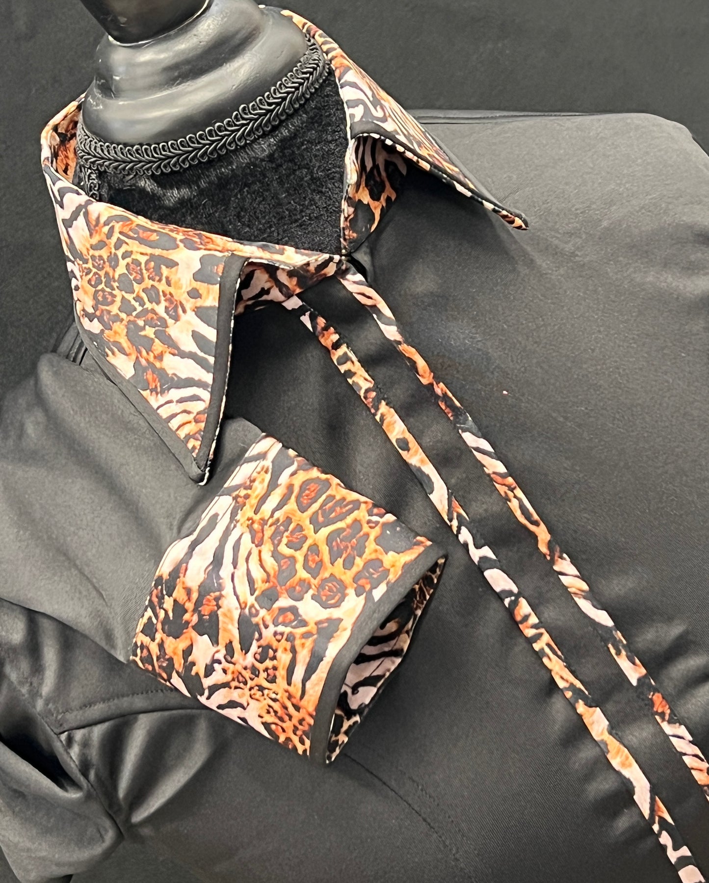 Radiant Accent Black Leopard