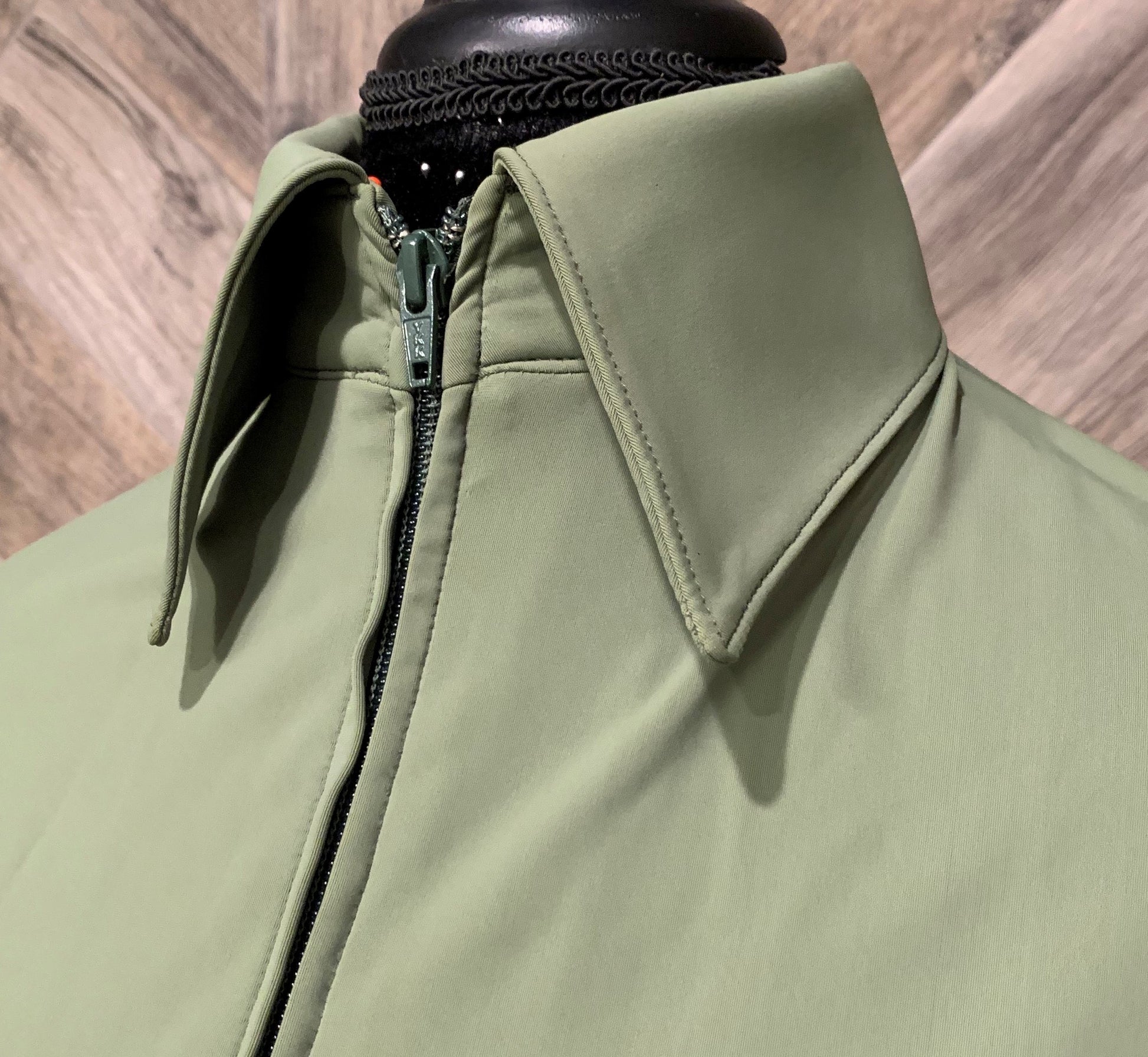 SS Olive Zip Up - Show Stoppin'